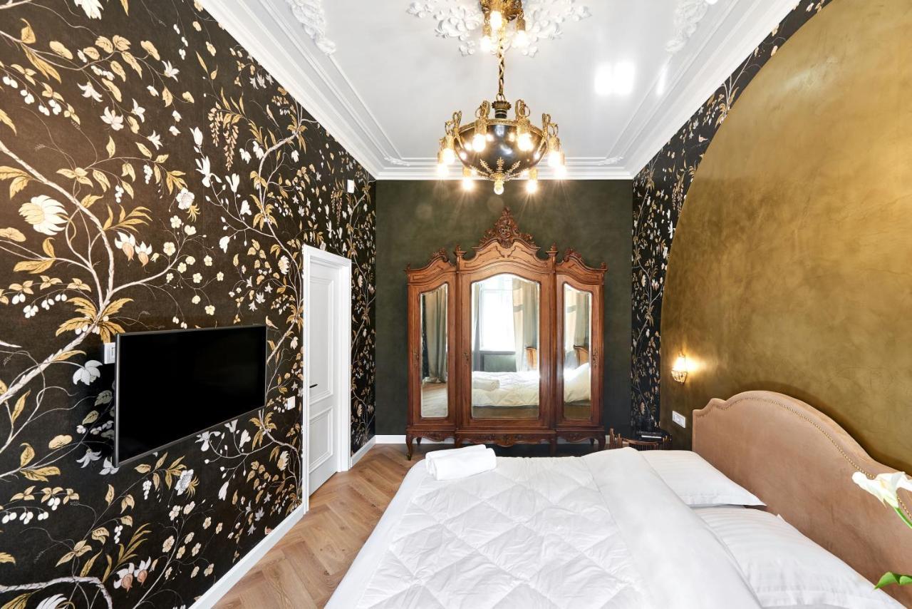 Mola Mola Apart Hotel Lviv Eksteriør billede