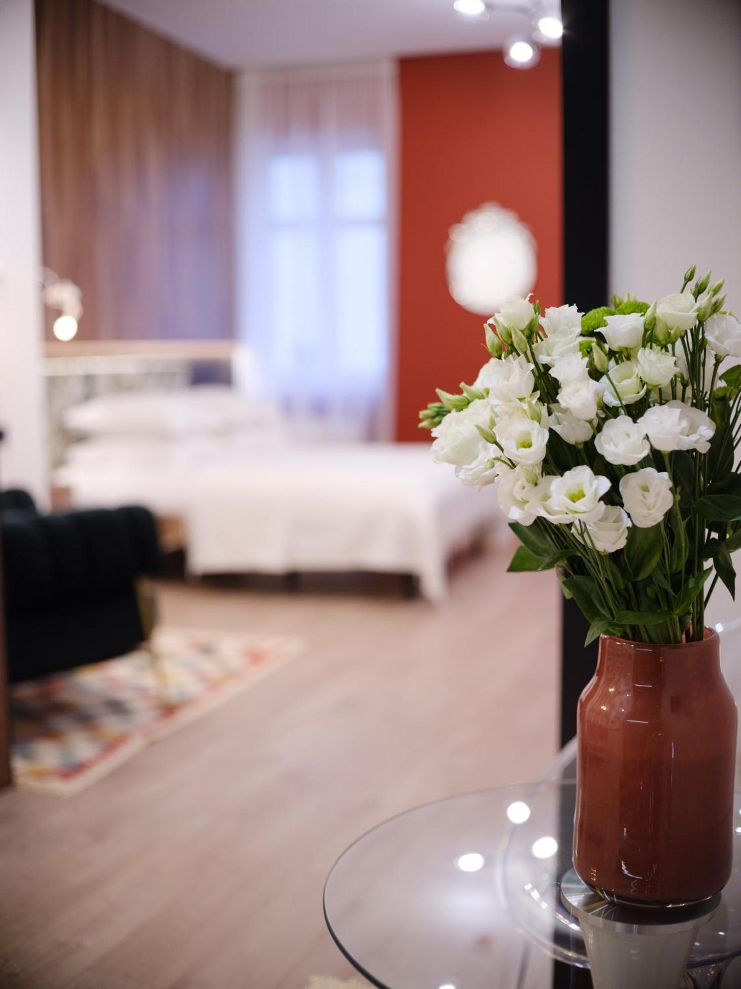 Mola Mola Apart Hotel Lviv Eksteriør billede