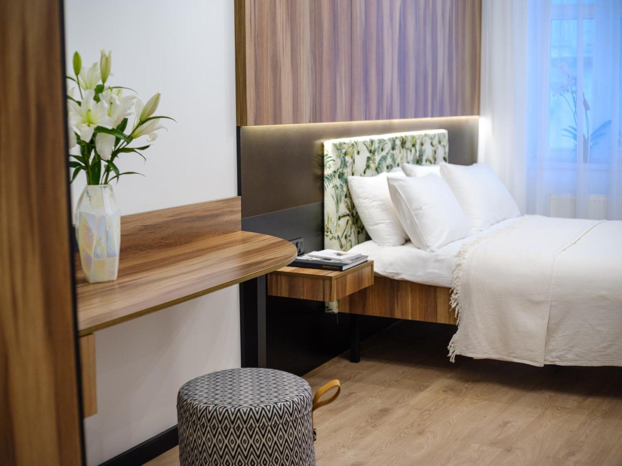 Mola Mola Apart Hotel Lviv Eksteriør billede